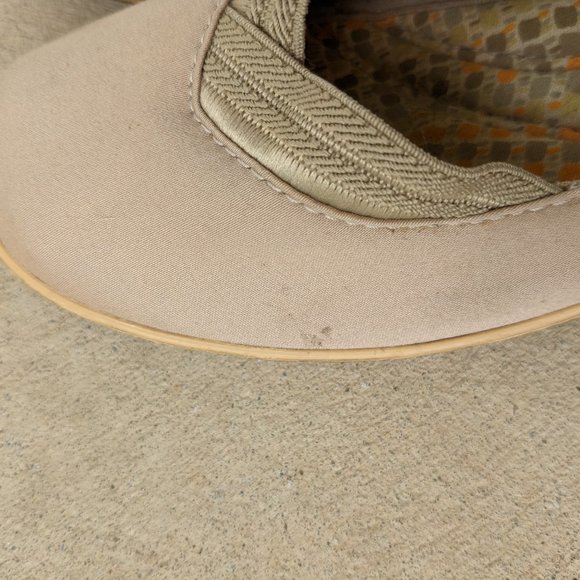 Size 7 Wide- Grasshoppers Slip On Short/Low Wedge 🌈 - Picture 2 of 4